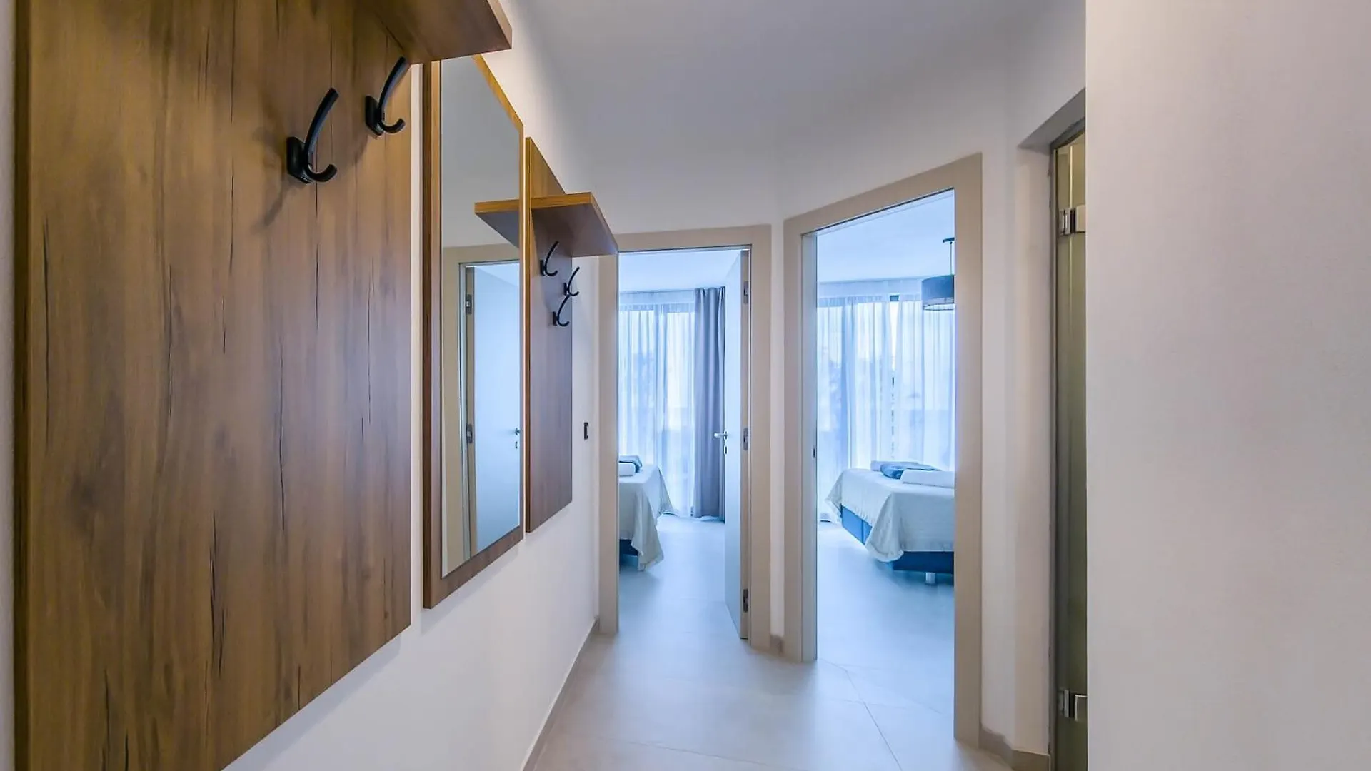 Sunrise Beachfront Residence 포레치 B&B