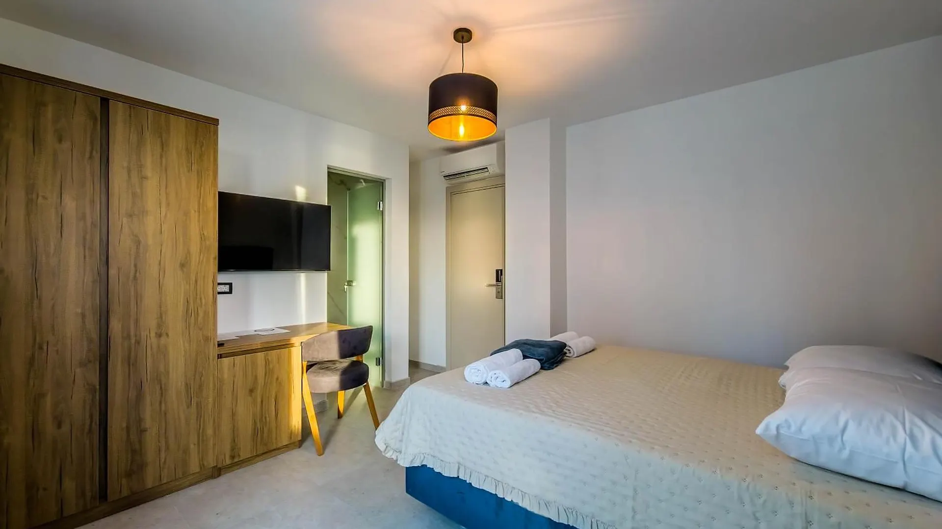 B&B Sunrise Beachfront Residence 포레치 크로아티아