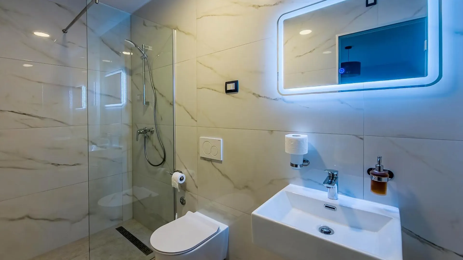 Sunrise Beachfront Residence 포레치 0*,  크로아티아
